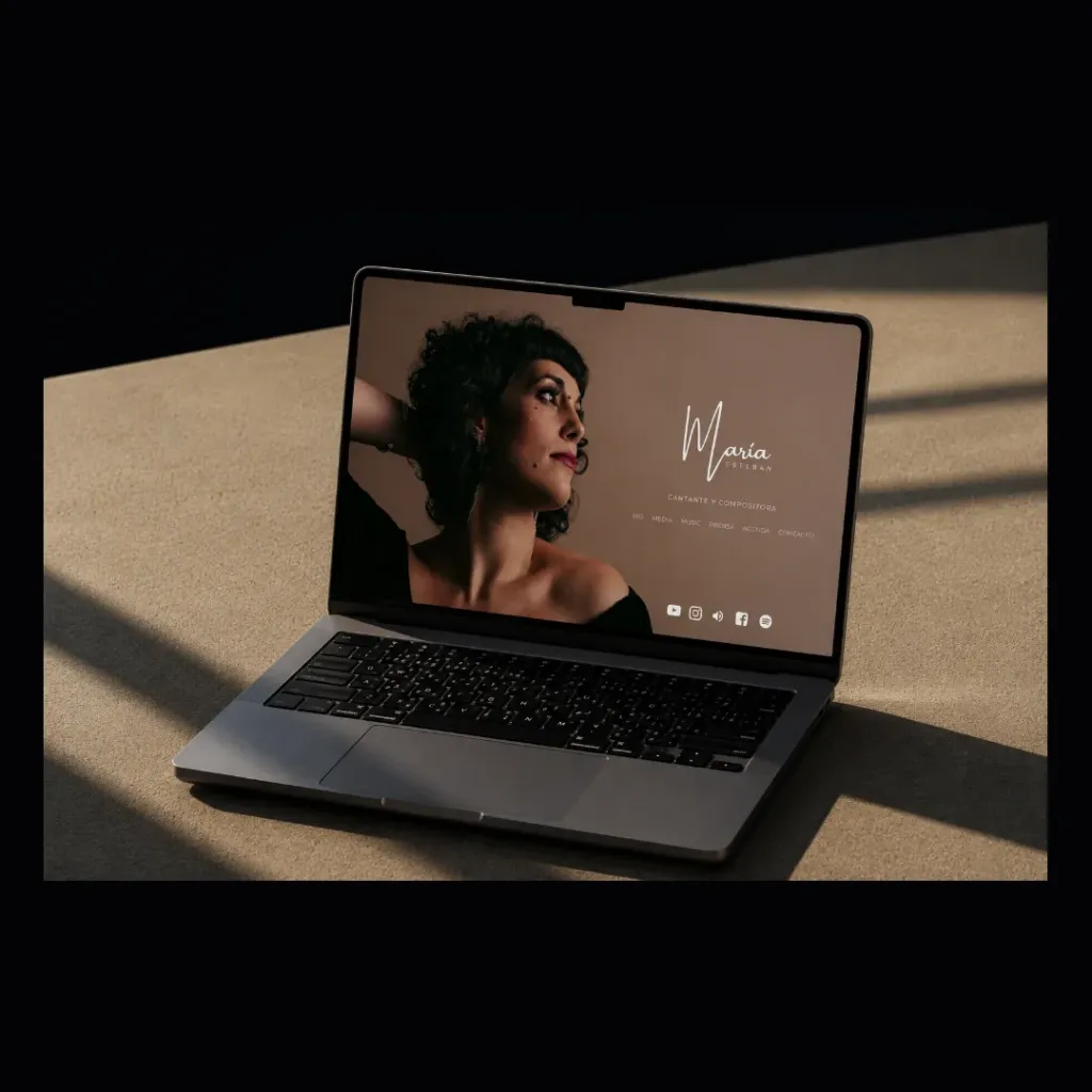 Web de la cantante de jazz María Esteban diseñada por La Ribera Digital