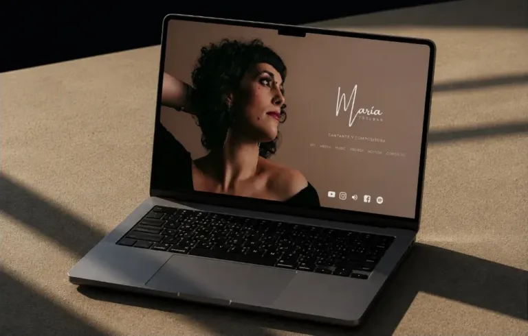 Web de la cantante de jazz María Esteban diseñada por La Ribera Digital