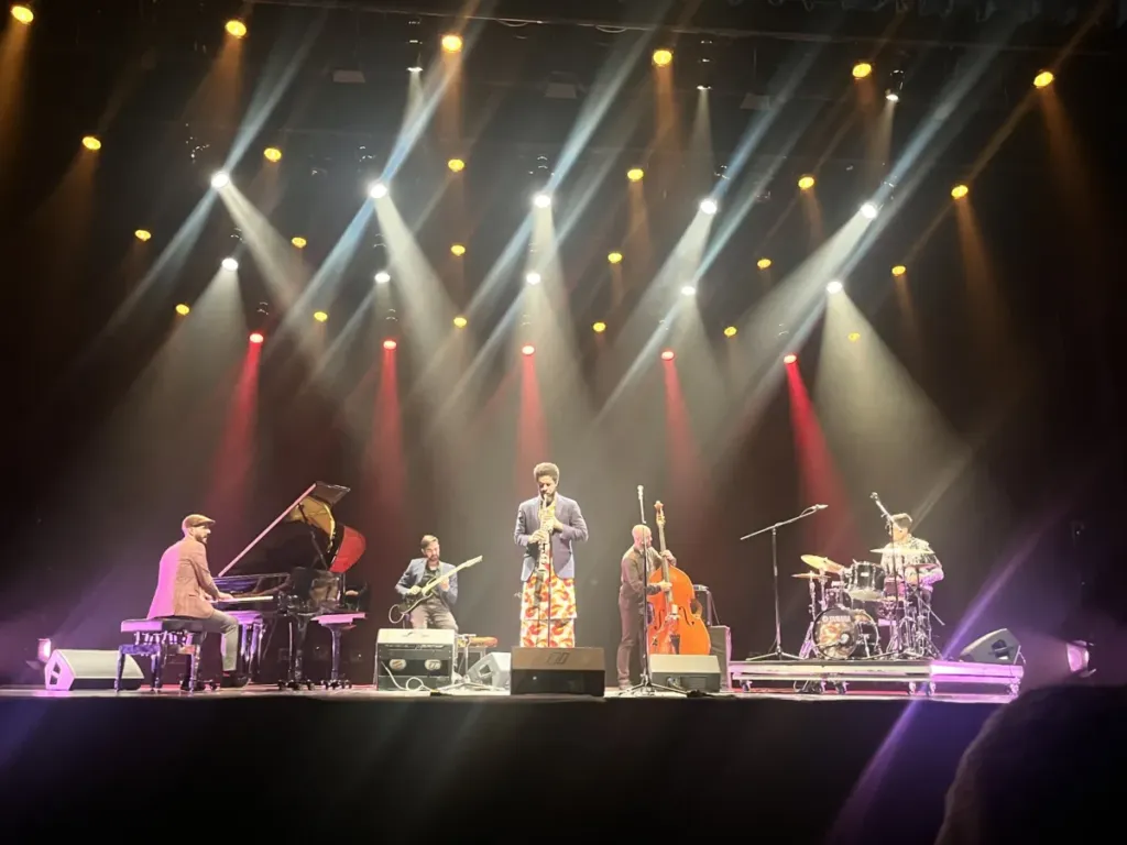 Concierto de jazz con la banda de un artista de Kairos Music